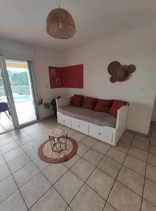 Bas de villa spacieux, proche plages et centre Schoelcher Hébergement de vacances